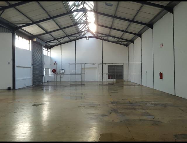 1,110M² FACTORY TO LET IN SAXON INDUSTRIAL